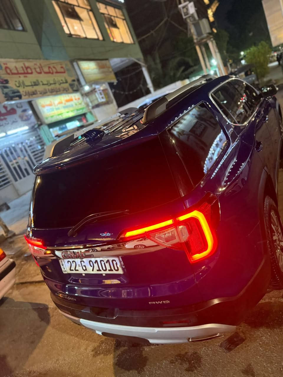 السلام عليكم للبيع جي ام سي اكاديا2023 حادث جداً بسيط موضح بالصور بدون ايرباك السياره جاهزه من كلشي رقم اربيل بأسمي محرك 2000 تيربو اربعه سلندر كشن كهرباء بصمه ابواب وتشغيل عن بعد كامره اي نقص مابيه حساس امامي خلفي رادار جانبي السياره ماشيه 100 الف السعر 215 ورقه وبيه محال بسيط مكان السياره بغداد العامريه رقم تلفون ***********
