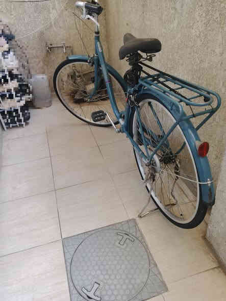 السلام عليكم بايسكل للبيع ياباني قياس 27 يجي ويا قفل وضوه حساس داينمو التايرات نظيفات وانطيك واحد جديد 
السعر 110 وبي مجال
الرقم ***********
