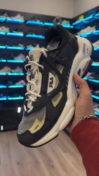 FILA • مستخدم • نظيف ١٠٠٪