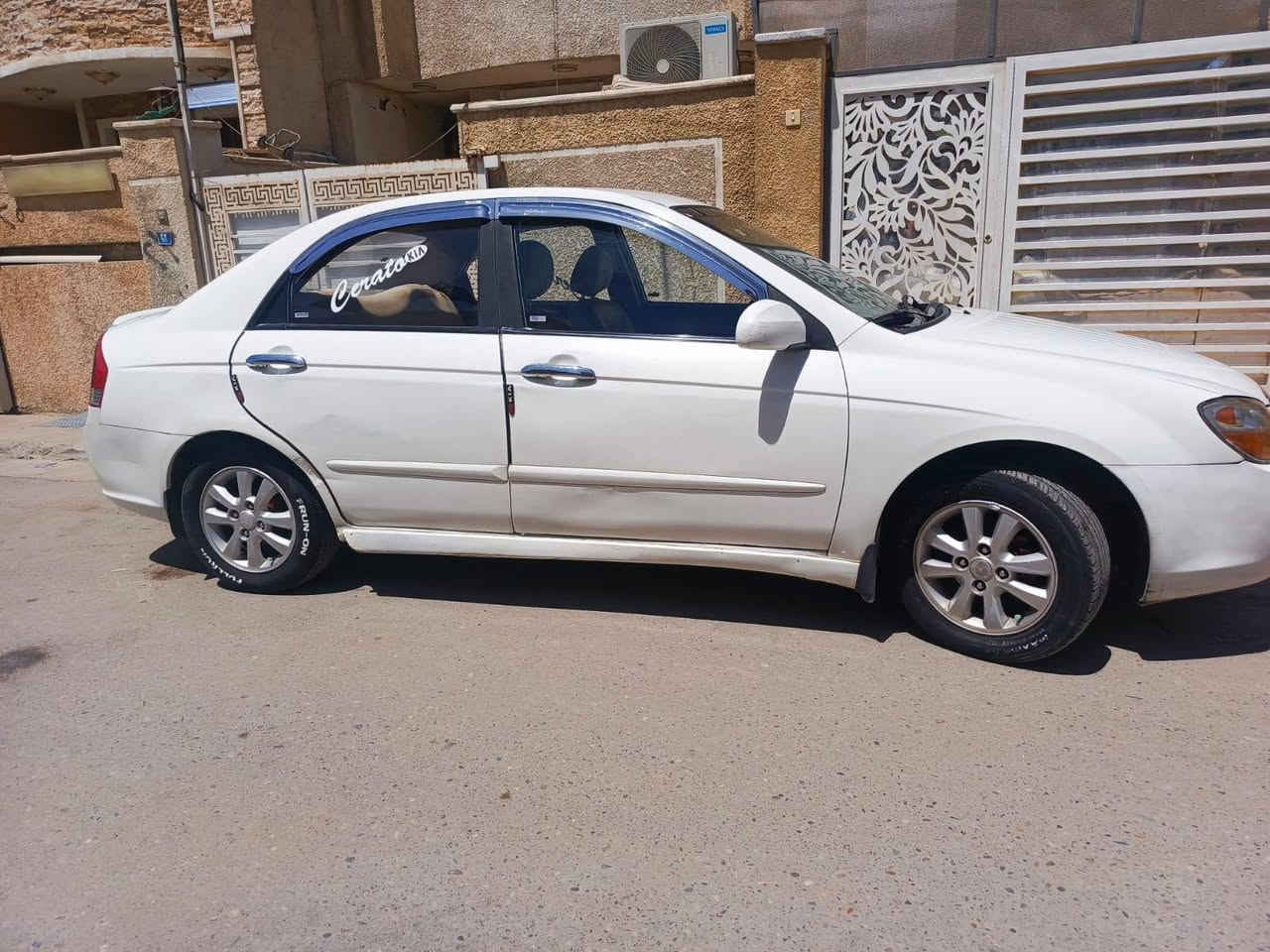 سيارة للبيع كيا سيراتو 2009 ما بيها ضربة بس طخات وتكحيلات كير ومحرك وتبريد ممتاز رقم بغداد سعرها 75 ورقة مكانها الشعب حي البساتين*********** للاستفسار الاتصال على الرقم 
*********** الفارس, صلاح الدين
