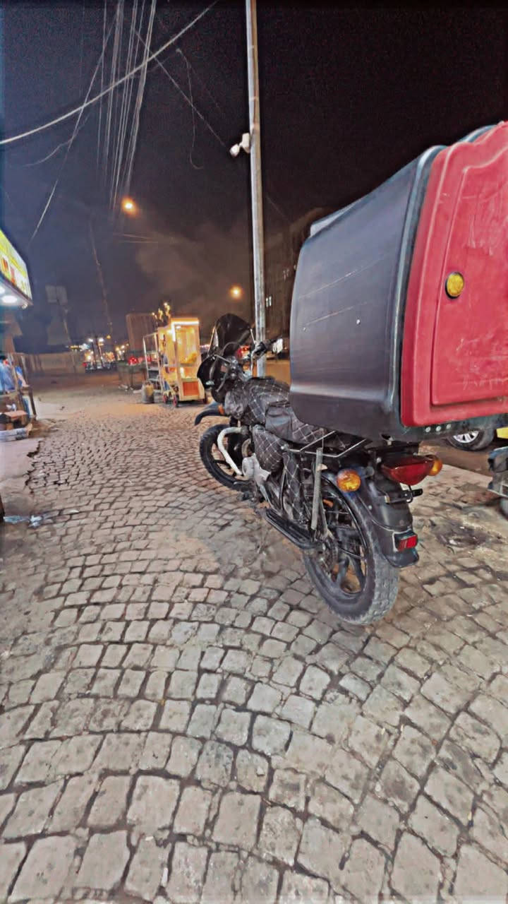 سلام عليكم : شباب دراجه 21 للبيع مكفوله من كلشي🙀 من كهربائيات من محرك من مكينه من كلشي امانت الله كلها شغاله 🙄تجي وتفحص وتشوف بعينك تاير جديده محوره جوبلس 🙂باتري جديد كله جديد دراجه خير من الله شلعه معدل ما اكو لا صوت لا تبخير 😤 الصندوك وياها شباب دواجه بدون اوراق 😔 اكفلها قانون وعشاير وتاخذها من باب البيت هاي دراجه صارلي ساعه اكتب لو عندي سياره شون 😂😂 اظحك شبيك ظايج المهم / العنوان بغداد الكراده: الهاتف ***********📞 وات
