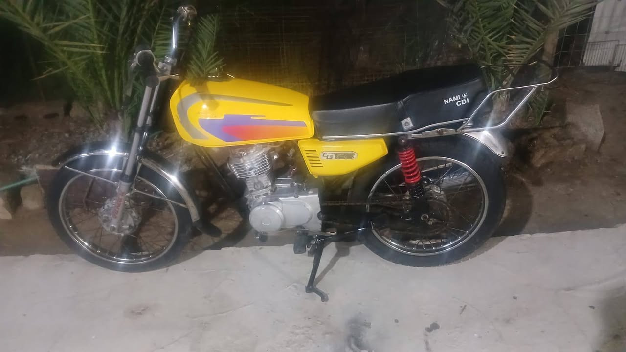 سلام عليكم البيع دراجه نامه  شلامجه   دوات مكفول من سرقه  مكنه ناعه    سعر ٣٠٠   مكاني  البصره   ابو خصيب باب طويل  رقم الهاف  ***********
