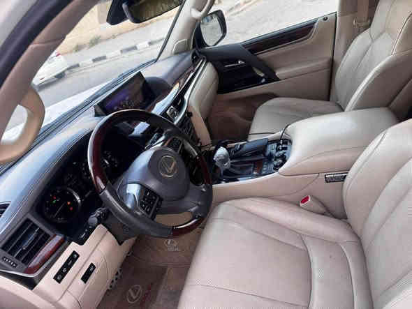 - السَلام ؏ـليڪُم للبيع لكزز موديل 2021 رقم بغداد انكليزي باسمي فول مواصفات للاخر السياره كفاله عامه ماشية 65 الف مكانها في النجف السعر 9 دفاتر بمعنى 90.000$ وقابل للتفاوض رقم صاحب السياره 
+964 780 002 8999 النجف
