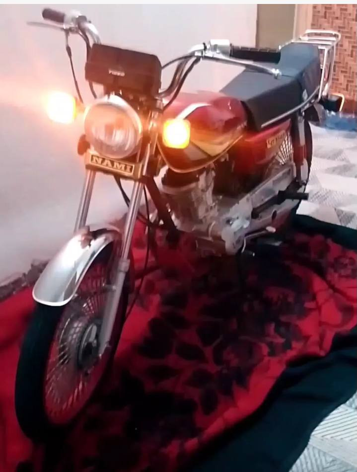 نامه امتياز واحد وعشرين جاهزة كامله بس دك لوحات موجود هسه سنوية بس باقي لوحت لن بعدهن ماطلعت   من المرور ***********
