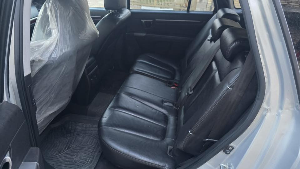 ادوات متومه
سنتافيا 2012 
محرك 4 سلندر گاز سوبر جارج 
7 راكب 
السيارة مكفولة كير ومحرك 
تخم تاير جديد قبل شهر مبدل 
حدادية جديدة 
ما بيها أي نقص 
السعر 48 ورقه 
مكان السيارة العمارة 

***********
