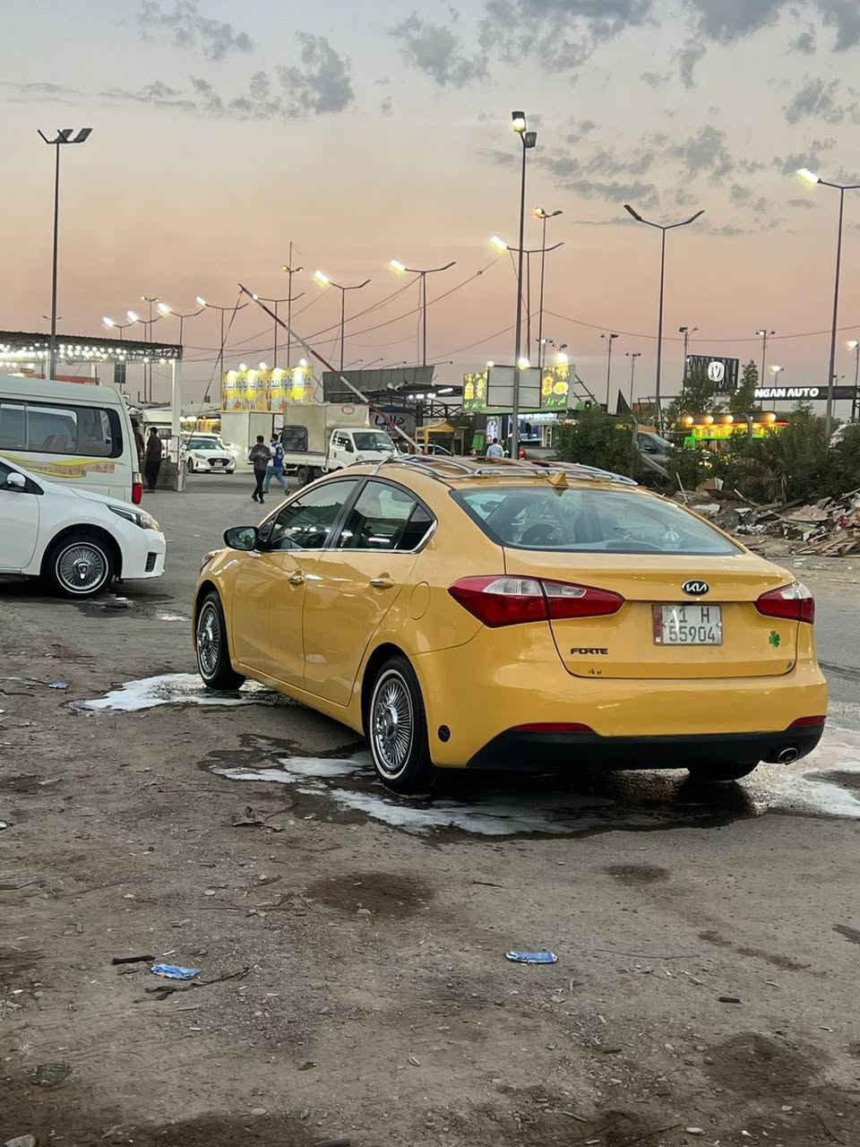 السلام عليكم للبيع فقط كيا فورتي موديل 2016 رقم بغداد دولي الجديد حادثها بالبنيد فقط لا لغد ولا شاصي منظومه غاز جديده شادها بعدها بالضمان سياره فول مواصفات ماعده البصمه والفتحه مري شفط اشاير بالمري تدفئه بالكشنات تبريد قطعيتن سياره كامله للأخير امانة الله مكينه 2000 gdi السعر 116 وبيها مجال بدون غراض الغراض وياها يختلف السعر اي استفسار اتصل على صاحبها ***********
