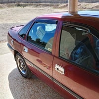 حجم ٢٠٠٠ • ماروني • رقم ألماني