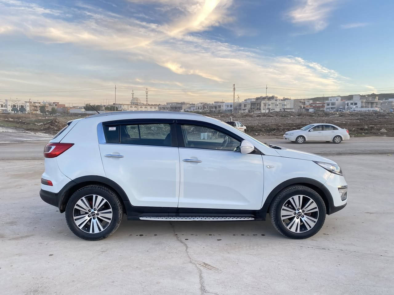 كيا سبورتج موديل ٢٠١٦
المحرك و الكير بشرط مامفتوح 
ماشيه فقط ١٠٥ ألف كيلومتر 
رقم دهوك ، الرقم و السنويه جديده لحد ٢٠٢٧
التحول او الوكاله بشرط 
طخم طايرات و حداديه جديده 
العنوان: دهوك-قضاء بردرش
السياره صبغ عام، الشواصي بشرط مامضروبه 
سعرها ١١٥ ورقه او بيها مجال 

*********** واتساب
