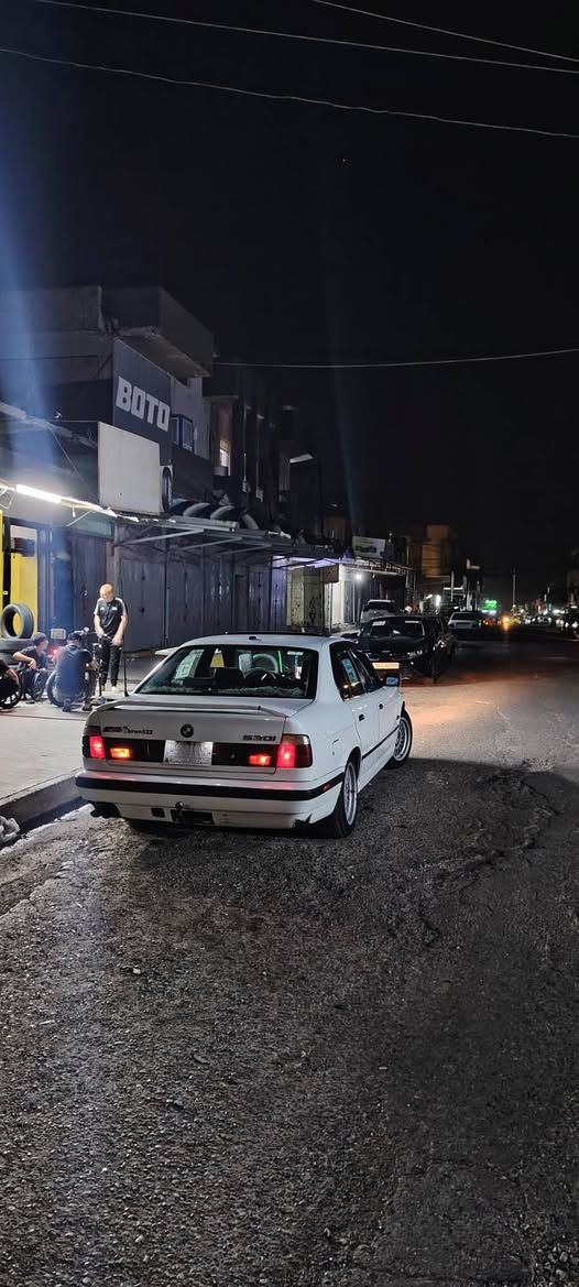 سلام عليكم 
بي ام لبيع صبغ اقل من
 احزام سياره حيل حلوه
530مكينه 520عليها برس 
جاملخ كدم طخه صغيره 
السعر من الاخير 44
وعليه اكثر من هل سعر والله 
تبريد بس غاز 
اقرا منشور بعدين خبرني
***********
