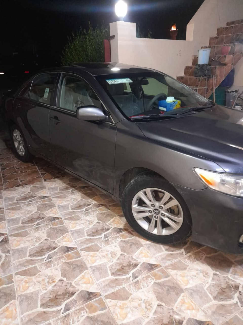 السلام عليكم عندي كامري لبيع 2011السعر117 بيهه مجال اشويه ***********
