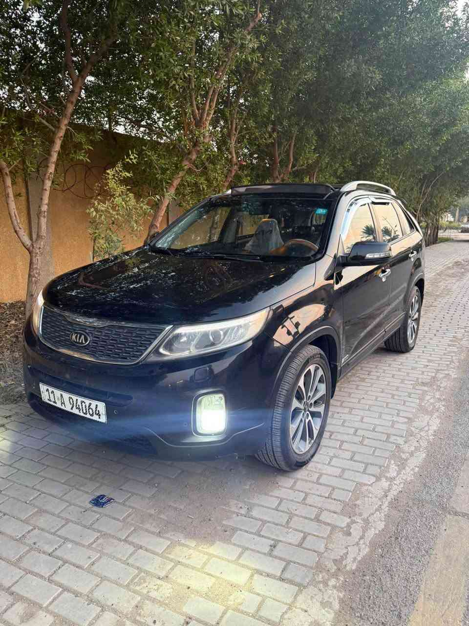 سلام عليكم كيا سورنتو خليجي موديل 2014
كويتي فول مواصفات واحد على واحد 
بصمه مري كهرباء بنراما تدفئه تبريد كشنات 
كشنات كهرباء لد نهاري فول واحد على واحد 
رقم بغداد بأسمي تحويل ثاني ييوم 
محرك 6 سلندر كير محرك كفاله عامه 
كشنات جلد قرميدي 
ماشيه 130 الف حقيقي 
السعر :178 وبيها مجال 
للاستفسار:***********
المكان: بغداد الكريعات او المنصور بغداد, العراق
