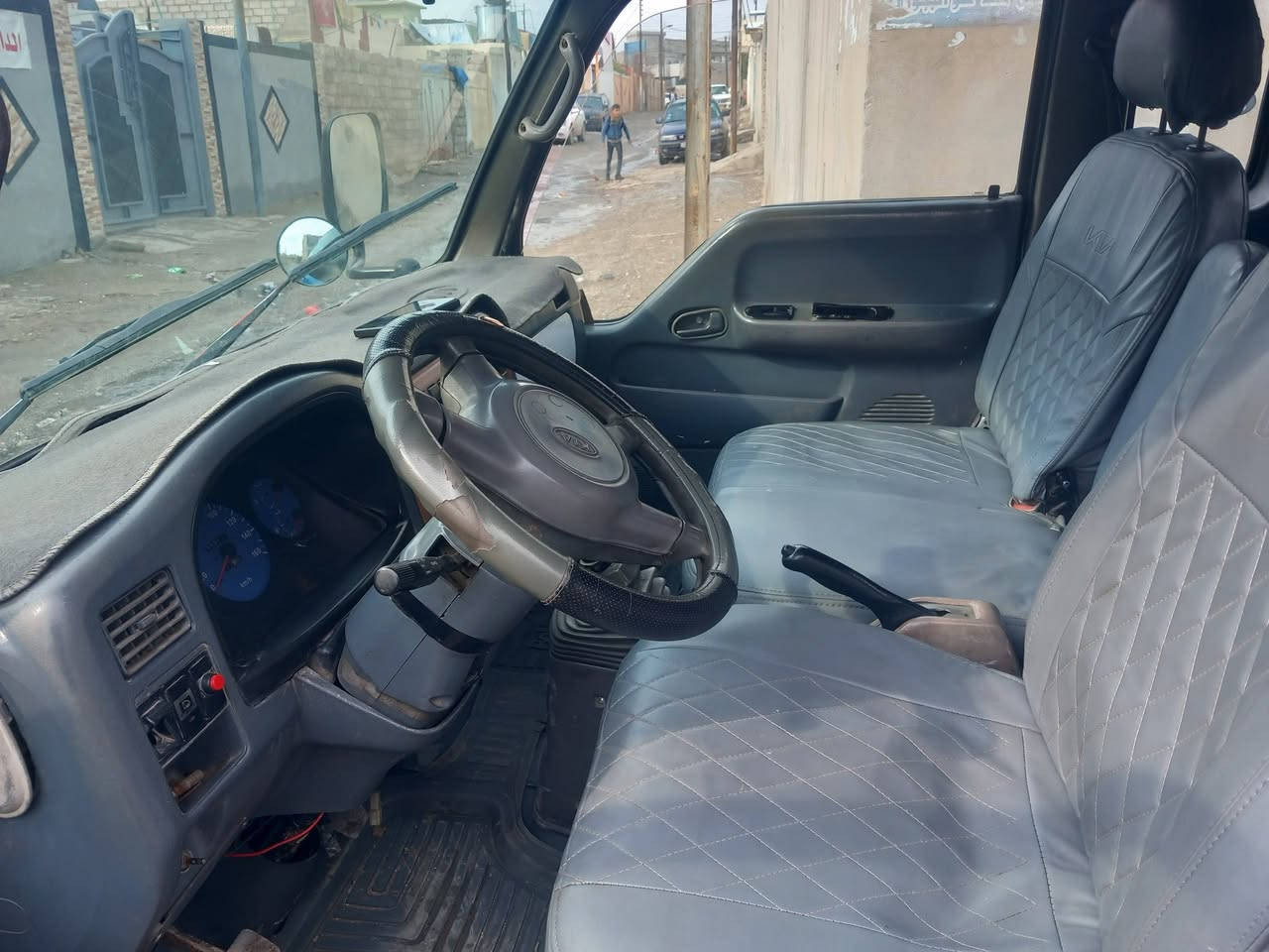 كيا بزون موديل 2002سنويه وهزه جديده كيا بسمي شرط التحويل للستفسار***********
