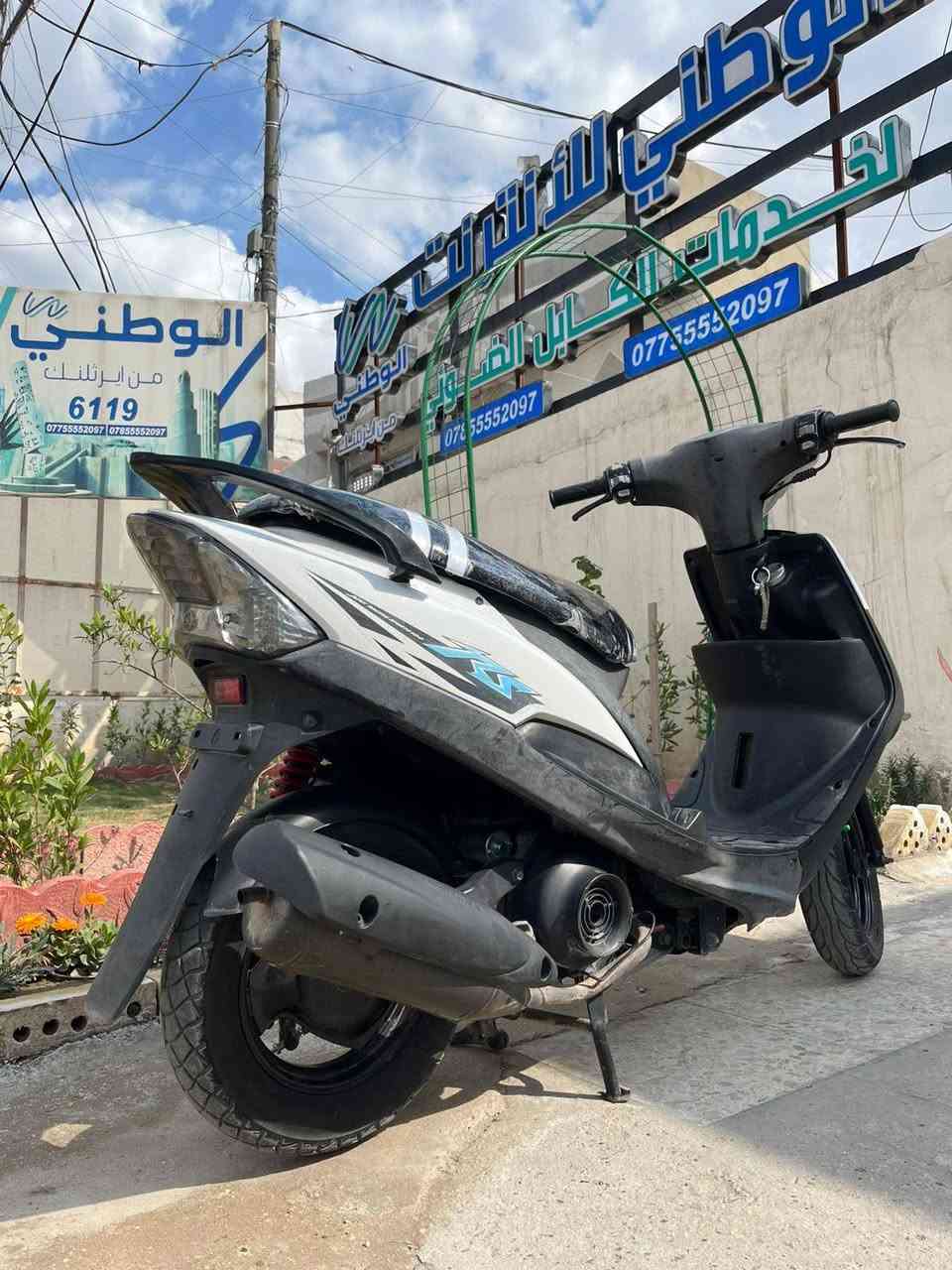 السلام عليكم 
دراجة للبيع ماكس عدله
المكينه بلاديه ما مفتوحه"
العنوان :بغداد الامين الثانيه قرب فلكه حدادين
السعر:600وبيها مجال
الرقم : "***********"
