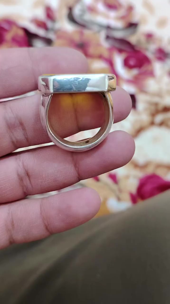 حجر وخط جميل صياغة ثقيلة محبس مال شيوخ قياس 25ـ26 اكتب تم يجيك السعر خاص


**إذا كنت صاحب هذا الإعلان وتريد حذفه لأي سبب، رجاءا أرسل رسالة إلى الدعم الفني**