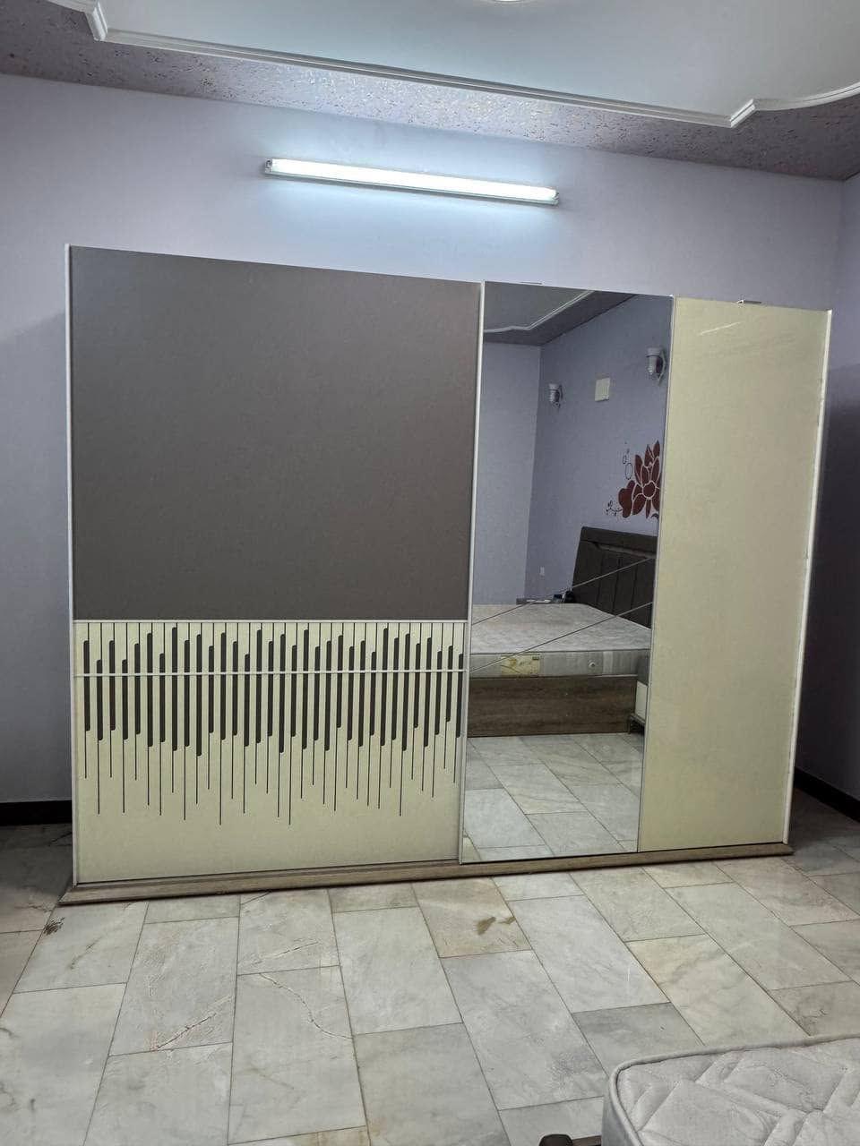 السلام عليكم ورحمة الله وبركاته

غرفة نوم 🇹🇷للبيع بحالة ممتازة، مكونة من 8 قطع:

🛏️ سرير نفرين كبير
👔 كنتور (دولاب ملابس) 6 أبواب
🪞 مع باقي الملحقات كاملة

✅ تباع كاملة فقط

💰 السعر: 700,000 دينار

للاستفسار أو المعاينة، يرجى التواصل على الخاص.

بغداد العامرية


**إذا كنت صاحب هذا الإعلان وتريد حذفه لأي سبب، رجاءا أرسل رسالة إلى الدعم الفني**