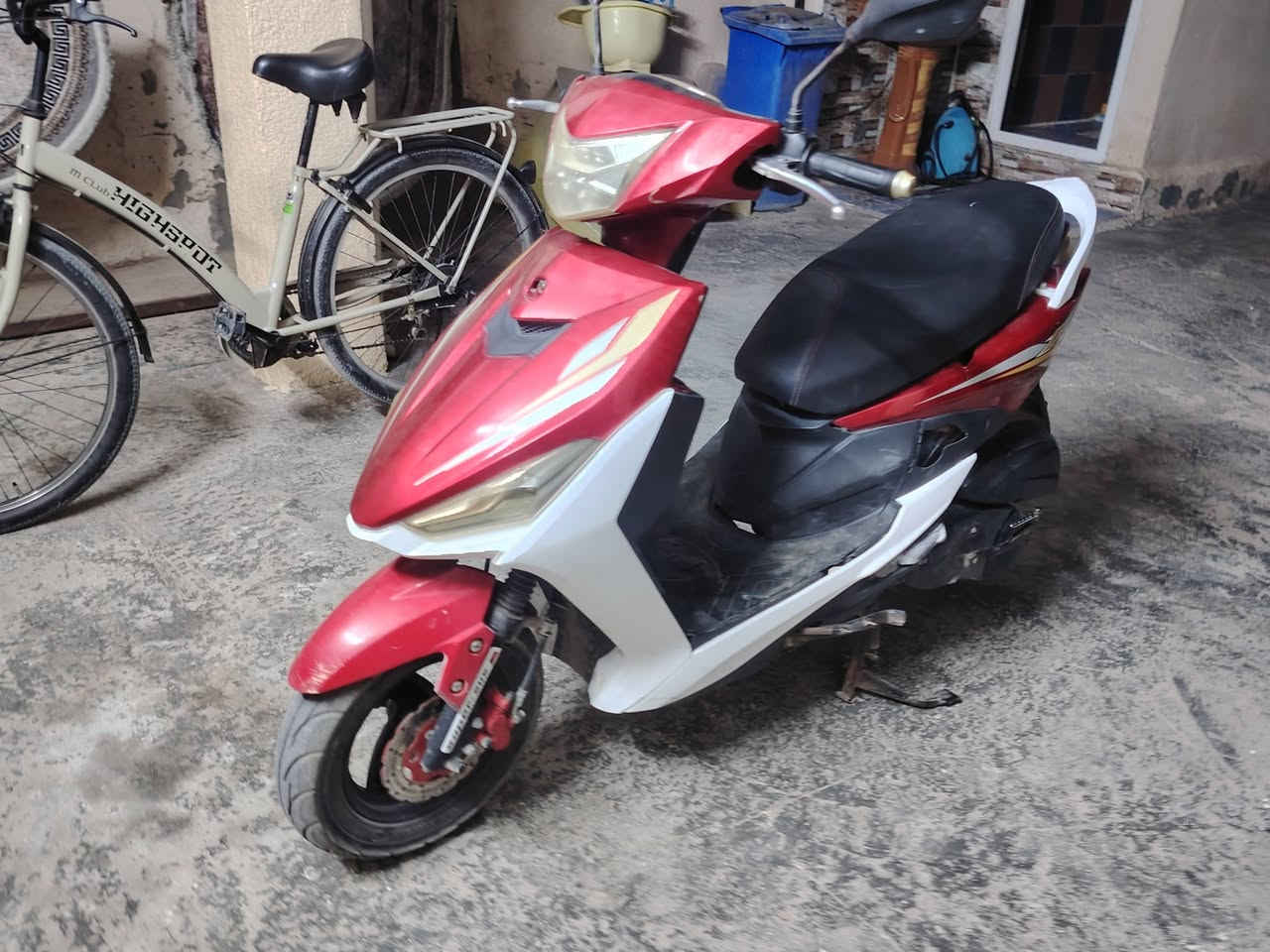 سلام عليكم من رخصة الادمن دراجة fs للبيع موديل 2020 fs150 السعر 200 مكان سدة الهندية للأستفسار  الاتصال على هذا الرقم ***********
