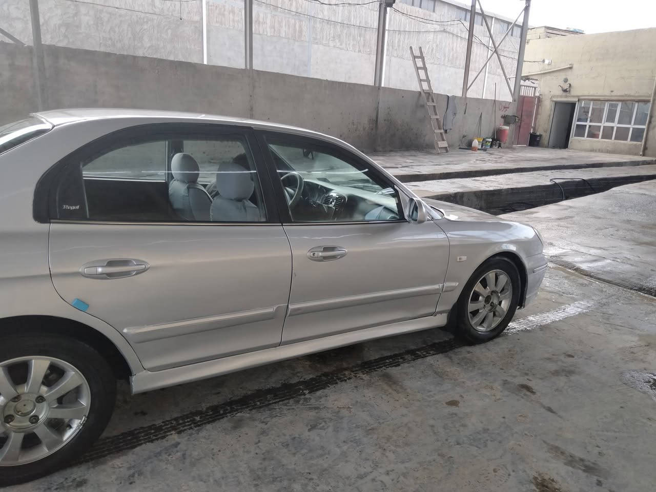 السلام عليكم
هونداي سوناتا وفود 2001 خليجي 4 سلندر حجم 2000
مكينة گير حدادية تبريد تدفئة مكفولة..مصبوغة عام اثر جراد فقط..يعني بدون ضربة 
شاشة كامرة خلفية 
سنتر لوك دبل ريمونت 
تراي شرط 160 للبصرة 
رقم بغداد انگليزي 
سنوية لل 2030 
تحويل مباشر 
مكان السيارة النجف الاشرف.الكوفة العلوية المقدسة 
***********
السعر 58
