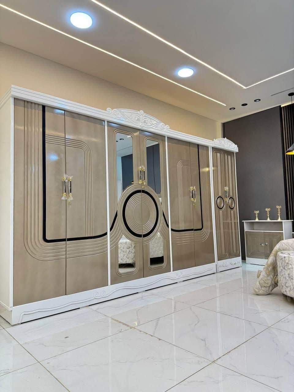 حصرياً الموديل الجديد
السعر مليون دينار و50الف فقط 😍

غرفه نجاره مميزه ومناسبه

متكونه من 9 قطع مميزه 

الكنتور ارتفاع 240 طول 320 

مع الزاويه مجموع الطول 4 امتار 

السمك الخارجي للغرفه 5 ملم انديف

والسمك الداخلي 3 ملم معاكس ابيض

سعر الشازلون الخزان 100 الف 

سعر الشازلون المقعد 75 الف 

متوفر توصيل وشد داخل بغداد 😊

متوفر توصيل وشد لكافة محافضات العراق 🇮🇶
***********
