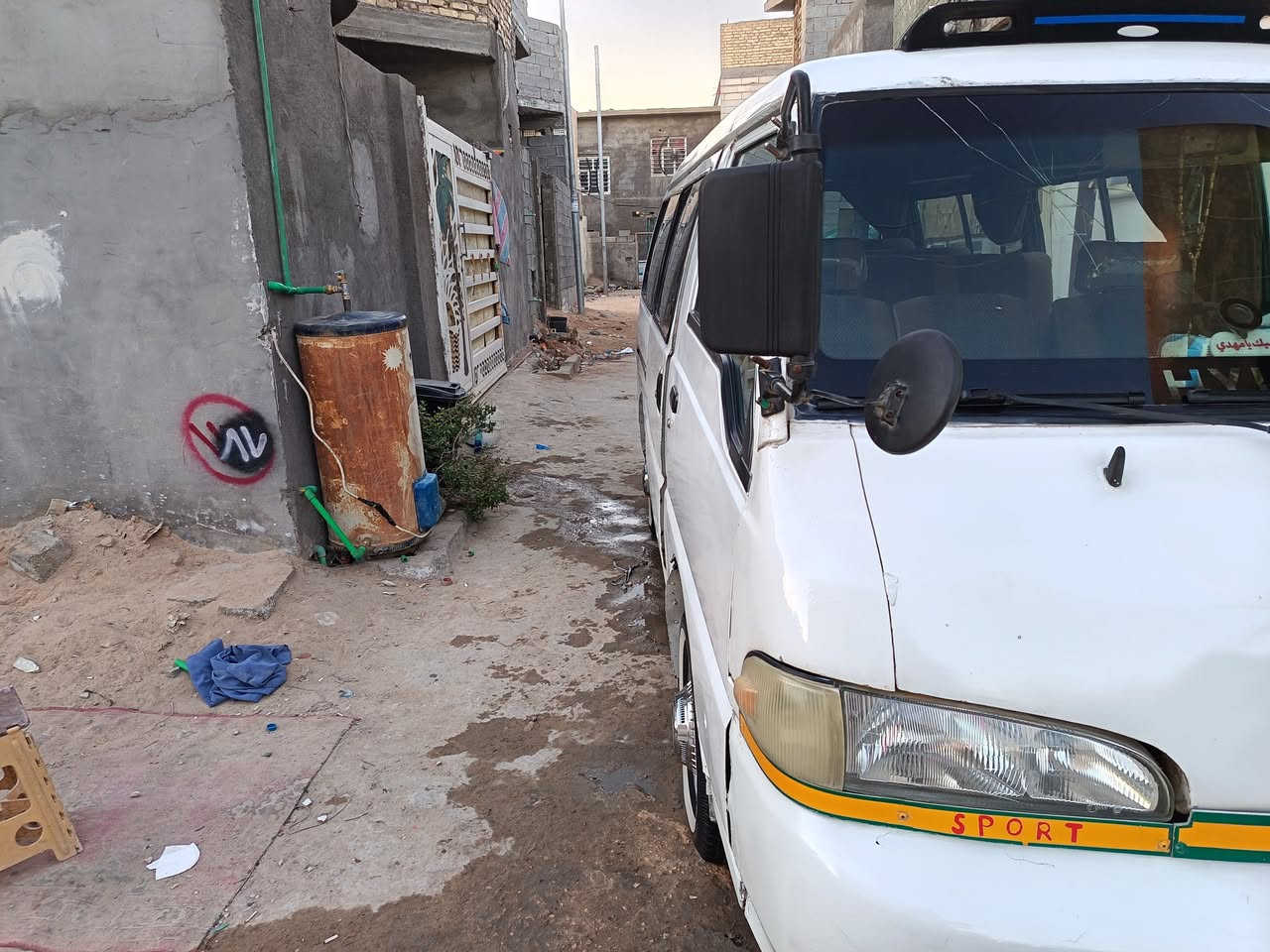 سلام عليكم هونداي للبيع سعر 60ورقه تفاصيل الكيه مكينه وكير  2700 كاز تخم تاير حداديه كهربائيات خير من الله هيئه ومرور مصفره مامطلوبه موديل 2000  او مراوس بكوستر كومبي  ***********
