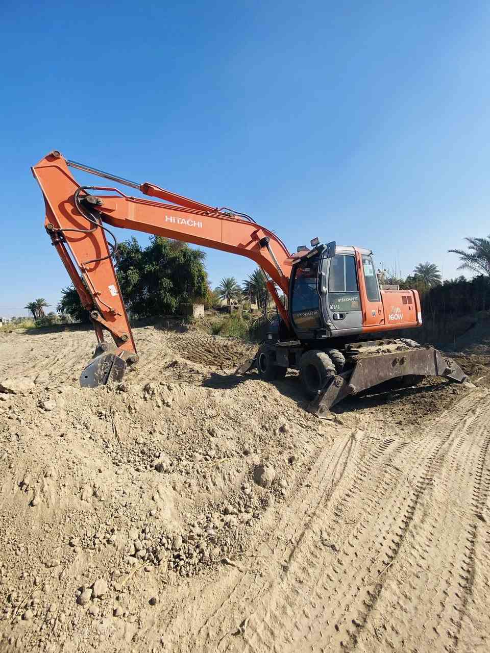 حفاره للبيع موديل 2006 جاهزه للعمل مكان بابل رقم بغداد بسمي مشتغله 16الف للستفسار ***********
