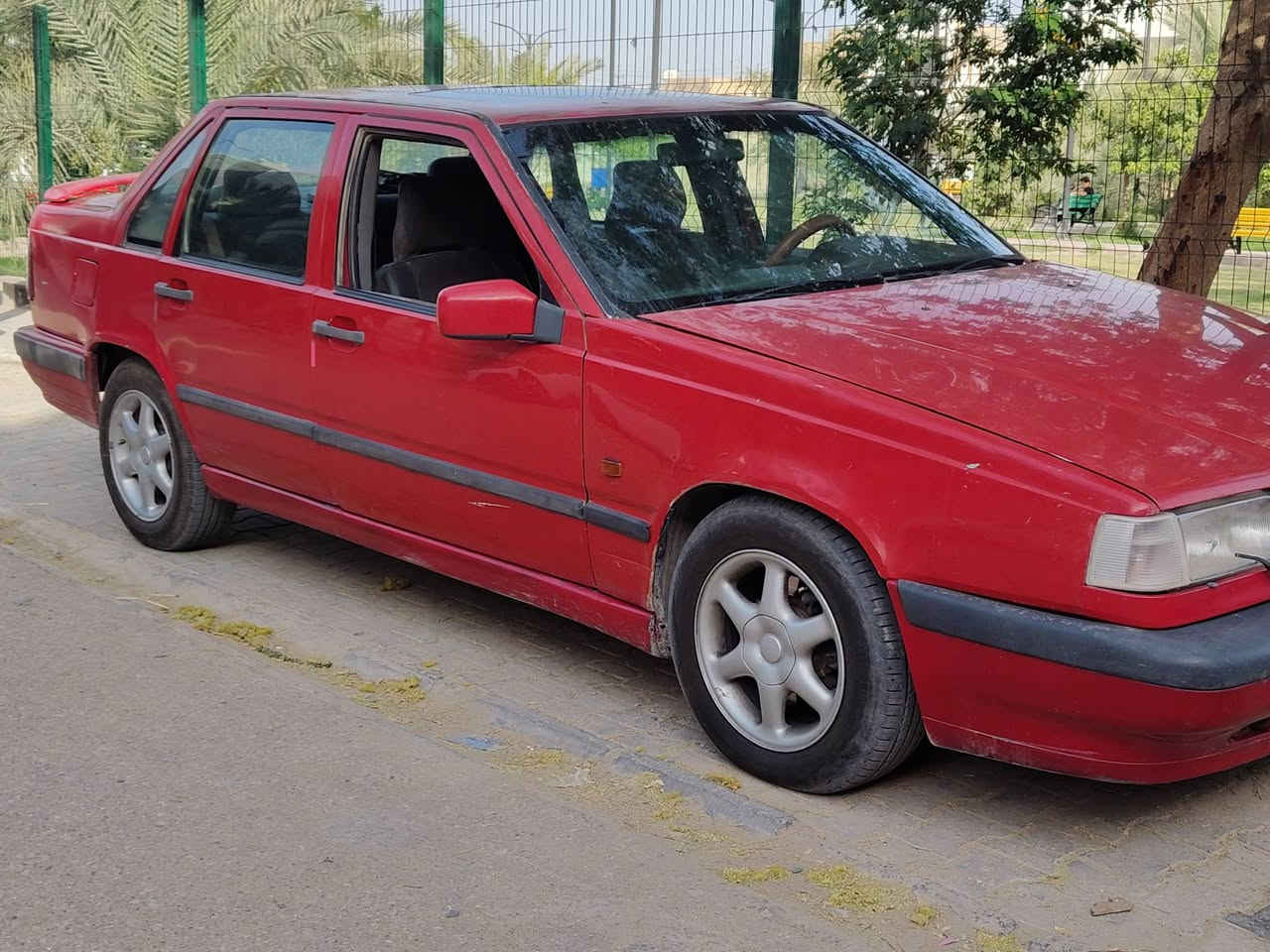 هفالفو 850 موديل 94  رقم كربلاء .السياره حلوه وجاهزه السعر 28 وبي مجال قليل قليل .***********
