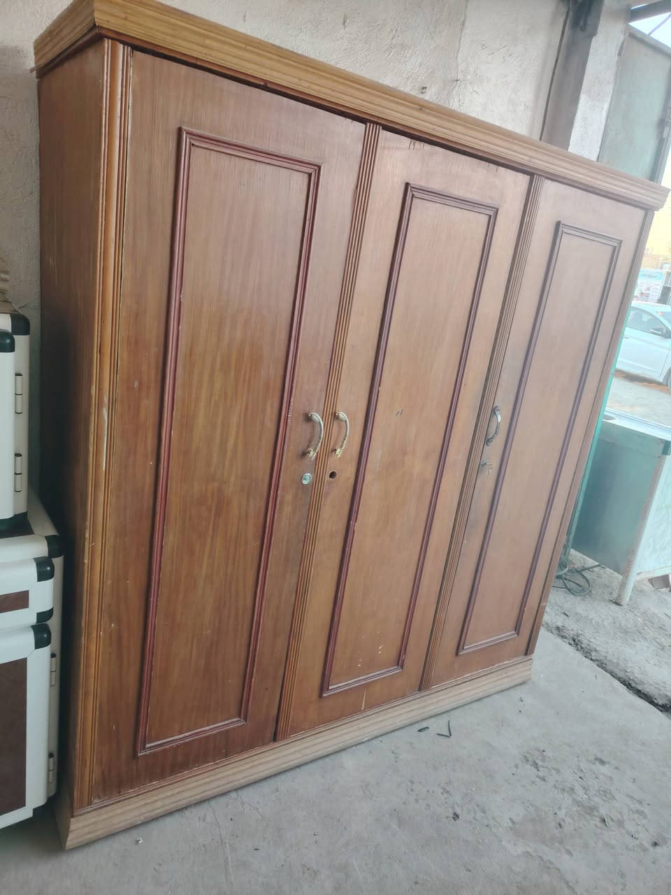 غراض لبيع كلمن وسعره مكان حله ورديه خارج قرب مستشفى الكفيل وهذه رقمي *********** بيه وتساب ويرهمن مراوس وشتري جميع لكاونترات حتلو مكسر شعندك كاونتر شتريه سبالت مكيفات عطلان
