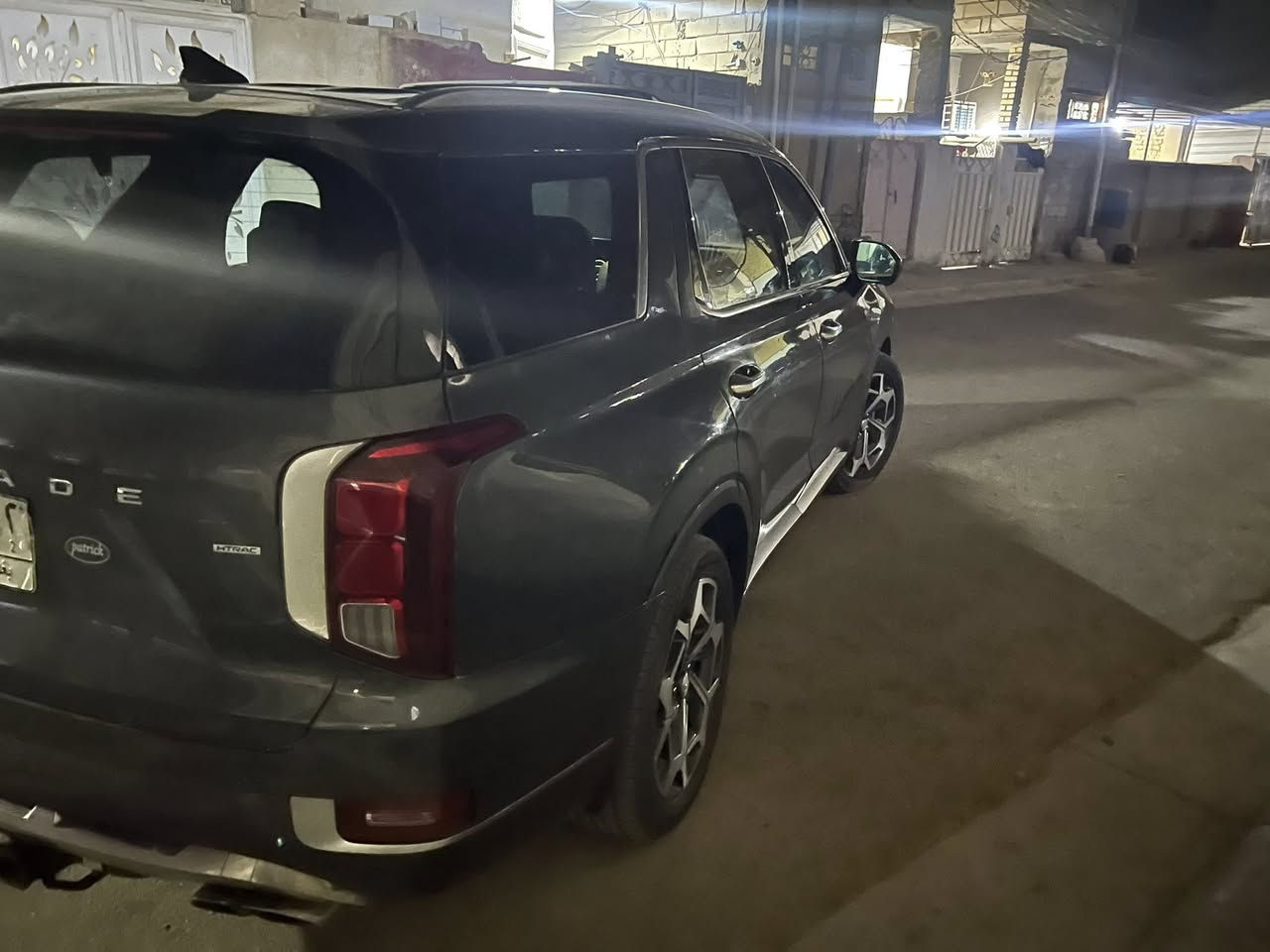 السلام عليكم هونداي بلسايد موديل 2022 سياره فووول  كلكرافي صور حادث يراسلني وتساب ودزهن له سعر (235) وبيه مجال ***********
