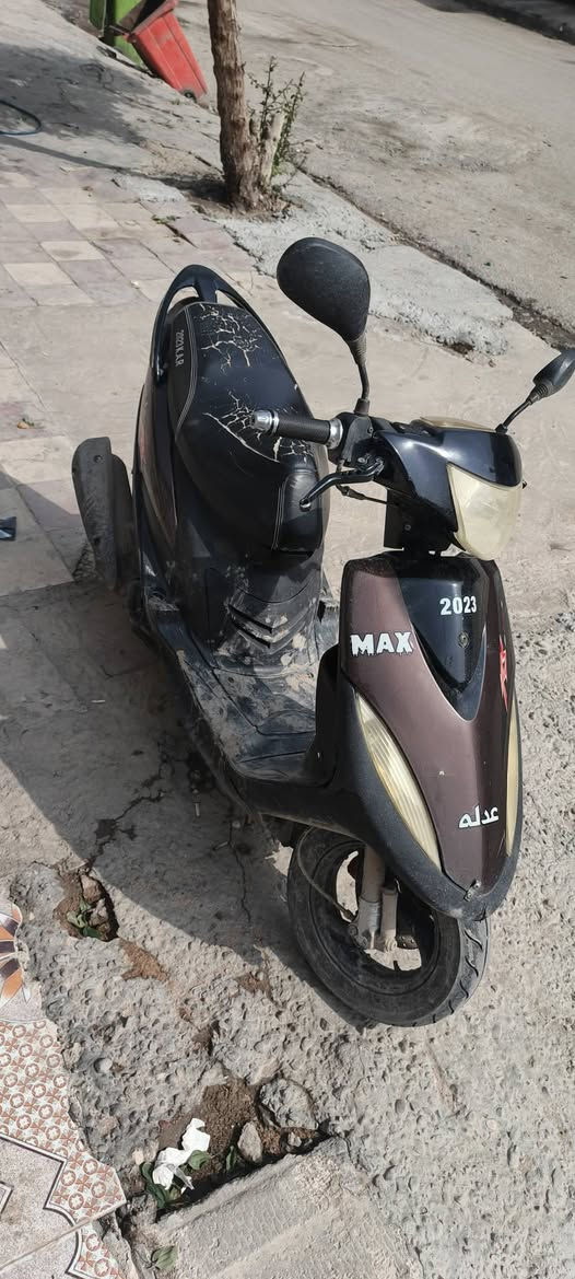 500 وبيها شوي  تواصل 
‏‪***********‬‏ كرنه
