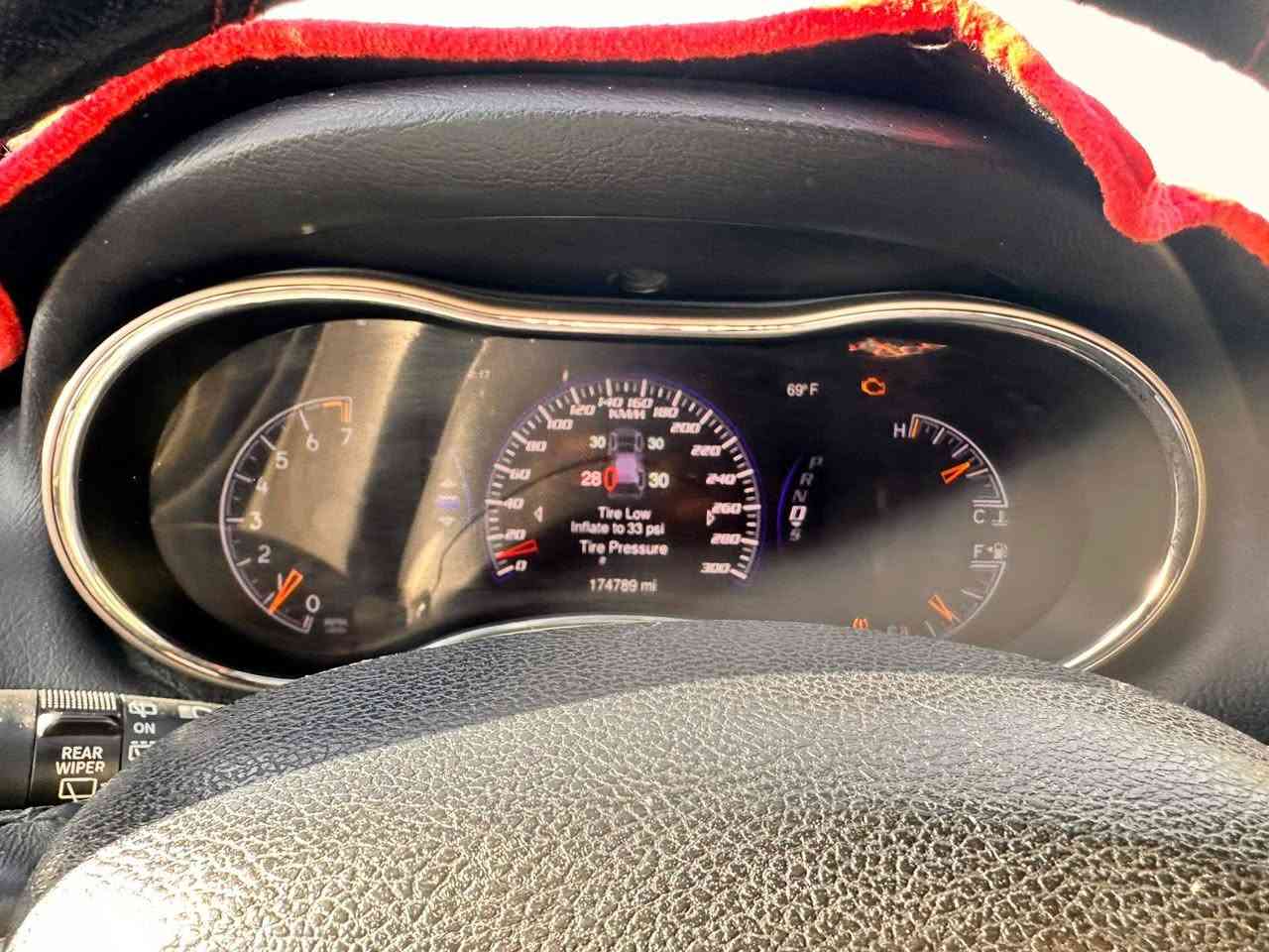 سلام وعليكم جيب لاريدو مديل 14 تحكمات ستيرن دكمه سبورت كير طياره كشنات كهريائيه تبريد تتدفئه تشغيل عن بعد سياره بيه شفتات رياضيه تخم تاير جديد حداديه جديده كير مكينه خير من يم الله رقم ربيل سنويه
جديده تريد وكاله تريد تحويل سعر 158 وبيه مجال 
***********
