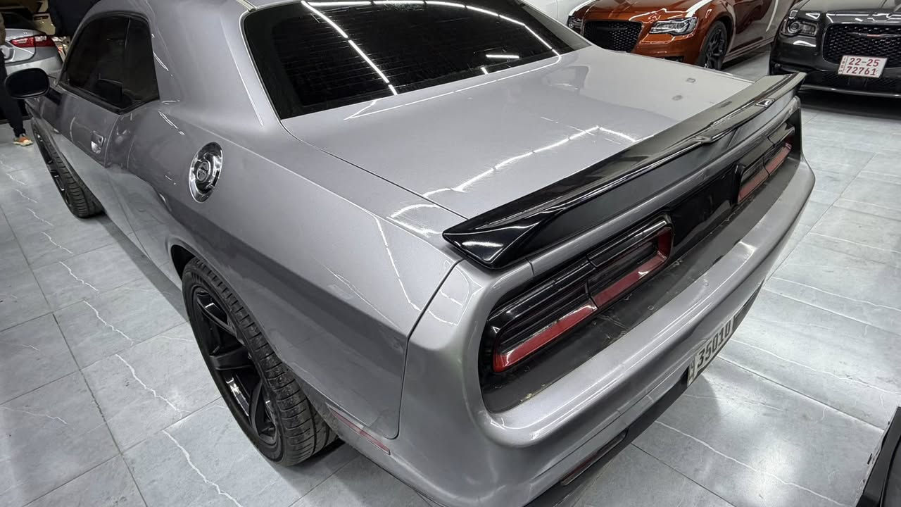 السلام عليكم 
جالنجر 2017
ماشيه 100 الف مايل
تشغيل عن بعد
شاشه جبيره
ويل كب جديد 
طخم تايرات جديده
كير مكينه كهربائيات تبريد طخم مكفول
صفحه وبوند صبغ 
السعر 133 وبيها مجال بسيط
رقم وسنويه جديد شرط التحويل والغرامات
المكان موصل معارض الجديده معرض RTR
***********
