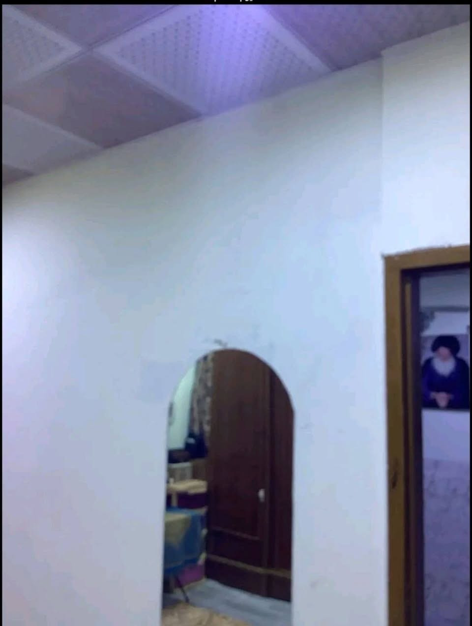 الدار للبيع مساحة 46متر بل طاقة حي الجزيرة
واجهة الدار 4 ونص نزال 10وربع
شارعه 10م 
طابق واحد صب مسلح
يحتوي على غرفة وصالة ومطبخ وصحيات فقط
الاتصال او واتساب ***********
