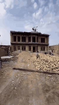 يعلن مكتبنا عن
✅ رفع كافة مواد البناء 
✅ تصعيد كافة أنواع المواد  من طابق واحد والى الطابق ال 10
✅ رفع كل المواد وبسرعه قياسيه
️✅️ سمنت ،رمل ،حصو ،شتايكر، تراب،فرشي
✅️ كوادرنا جاهزة ومدرسة لاختصار الوقت والتكلفة 
✅️نعمل بجميع محافظات عراقنا الحبيب 
✅ونج جديد وكادر محترف 
️✅️ اتصل لا تتردد.
📲***********
