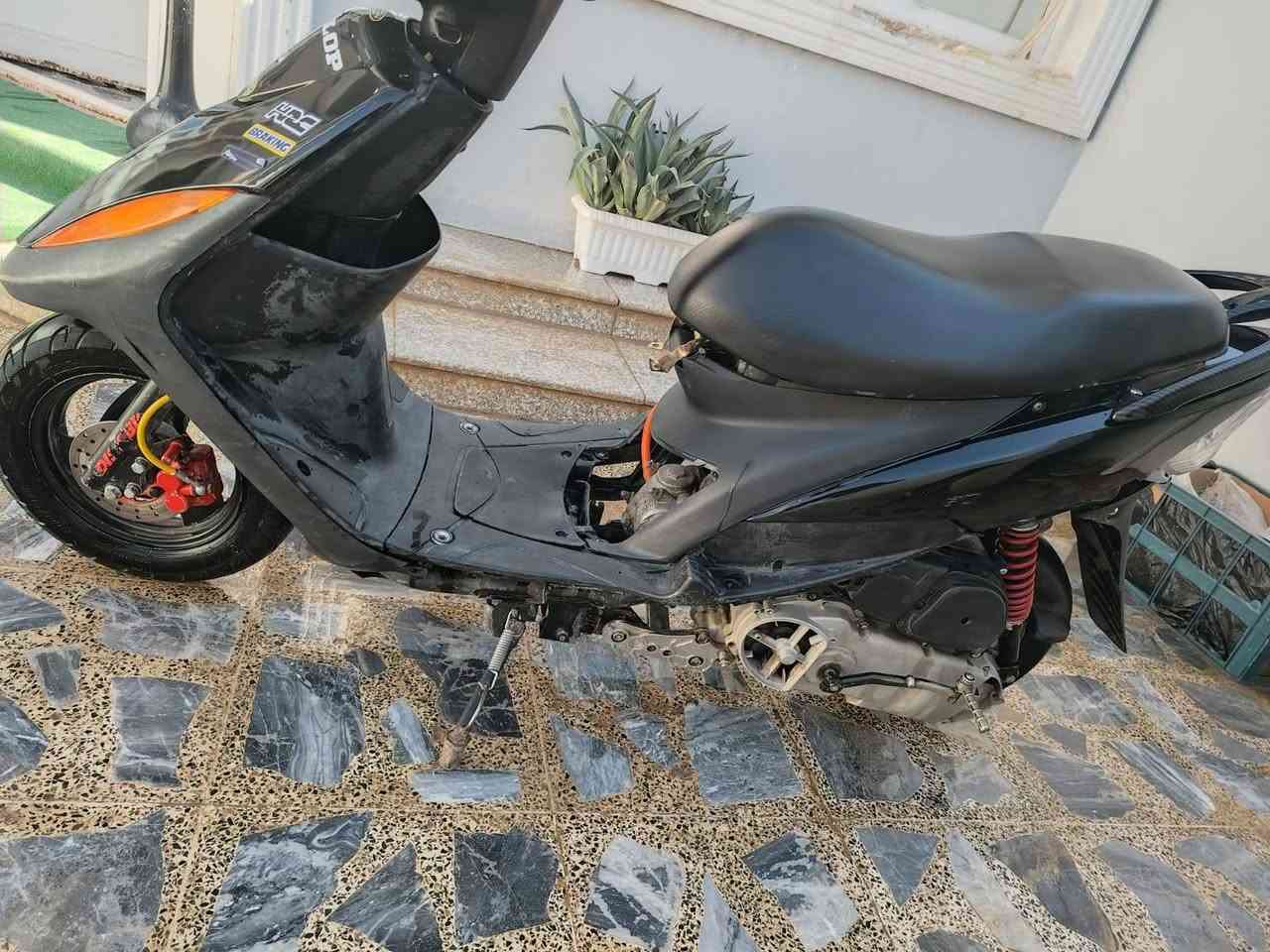 دراجة البيع كامله بدون نوقص سعر خاص *********** وتساب فقط
