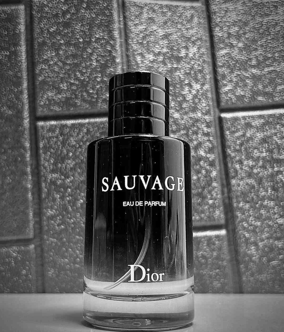 عطر سوفاج الفرنسي 🫦 SAUVAGE 

البرفيوم الأكثر مبيعاً واثارة بالعالم 🥇
عطر سوفاج اطلقته ديور للعطور وتميز بكونه اكثر العطور الرجالية اثارة🖤
 تركيبة جريئة وقوية تمنح الانتعاش والثقة للرجل وهو عطر الكلاسيكية الخالدة ورمز للذوق الرفيع🖤
حكاية من حكايات الجمال والأداء الخرافي وتناغم النوتات العطرية من أفخم العطور 🖤ثباتيـة تجنننن لفتـرة طويلة. 
رائحة تخطف الأنظار 🤩عطر ينبض بالإنتعاش 🔥
الـمنشأ / فـرنسا 🇫🇷 ماستر كوالـتي
#عطر_ديور_سوفاج 
#اكسبلور #explore #مشاهدات


**إذا كنت صاحب هذا الإعلان وتريد حذفه لأي سبب، رجاءا أرسل رسالة إلى الدعم الفني**