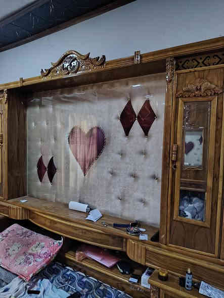 غرفه اخت الجديدة خشب زان درجة أولى بعدها تلمع ٦ بيبان طابقين السعر ٩٠٠ مكان كربلاء ***********
