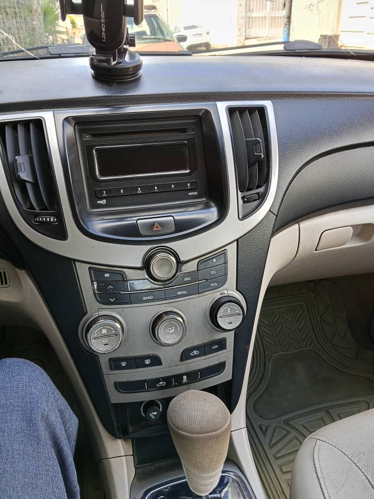 Chery A3 2014
گێر ئۆتۆماتیک وعادی
ڕەنگی سپی بێ بویاخ 
سەنەوی بەسەرنەجوە
سەیارەیەکی پاکە و جوانە بەنزین کەم دەخوات
سقف سلایتە و تەحدید سورعەیە سوکان ڤۆلیۆمە هەر چوار جام کارەباییە لایت ئۆتۆیە فڵچە ئۆتۆیە...
نرخی 62$ أربيل, العراق


**إذا كنت صاحب هذا الإعلان وتريد حذفه لأي سبب، رجاءا أرسل رسالة إلى الدعم الفني**