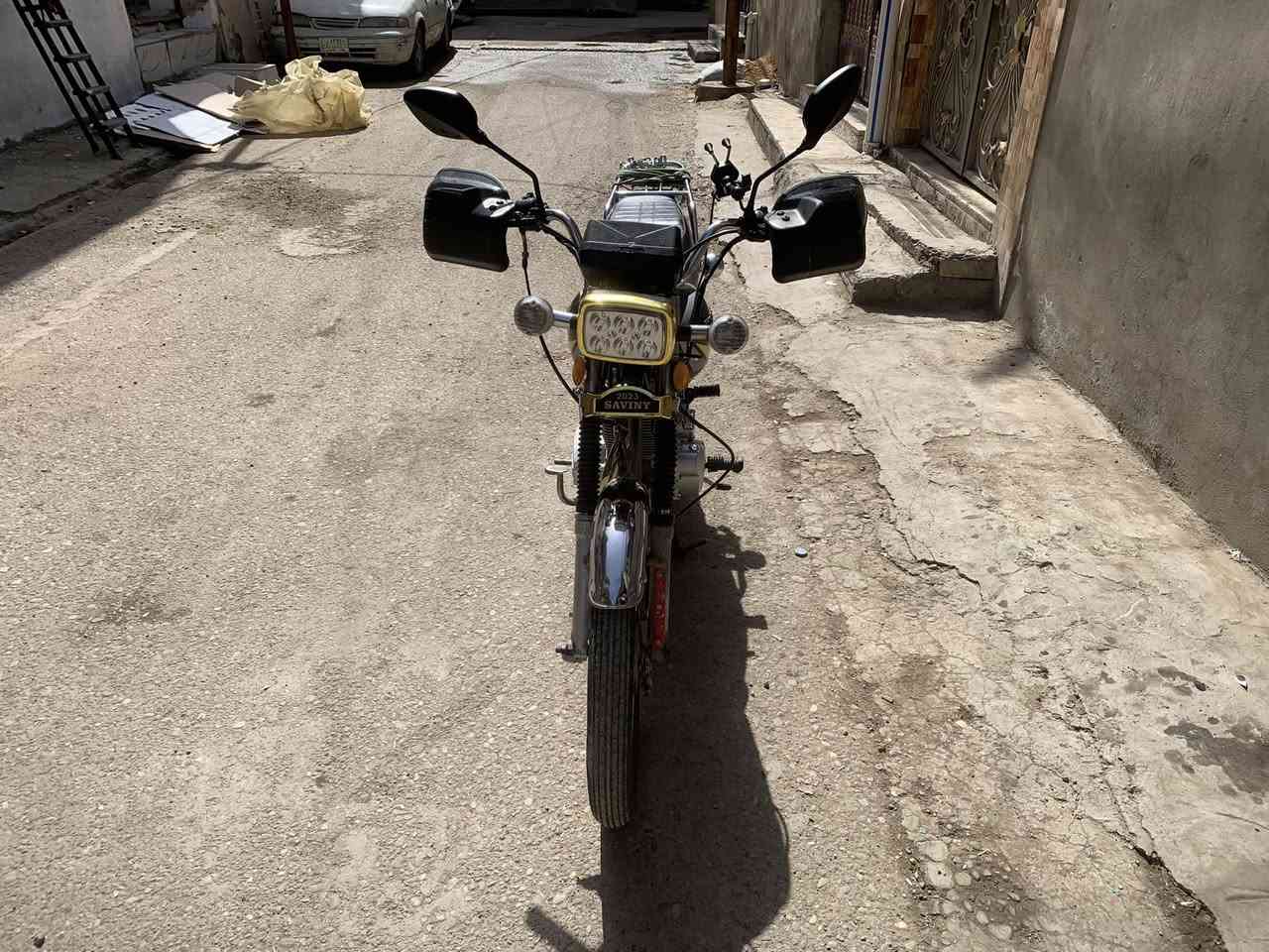 السلام عليكم ‏دراجة للبيع ‏السعر ٥٠٠ الف وبيها مجال￼ ‏ويا صندوق ما دليفري مكاني بغداد القليعة ￼الرقم (***********)
