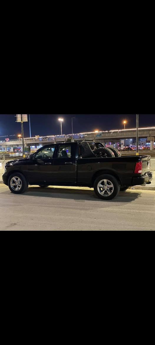 السلام عليكم رام للبيع موديل 2018بغداد رقم مميز سياره جاهزة ماشيه36 سعر 200 مكان سياره بغداد سياره بدون يرباك بنيد و دعاميه ***********محرك 8هيمي 5700فور ويل
