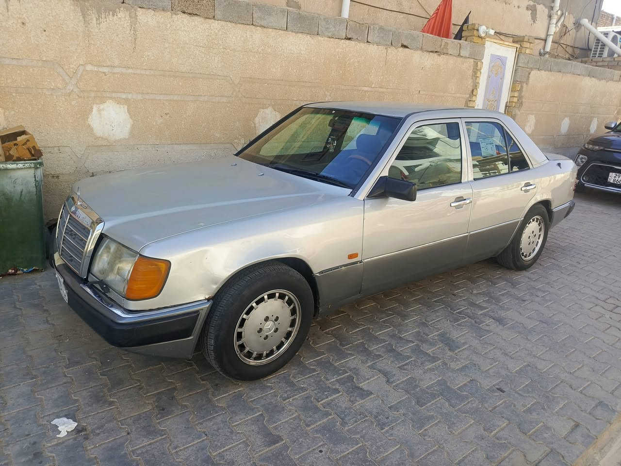 سلام عليكم مارسدس دب   للبيع موديل 88 رقم بغداد دولي مكينتها الاصلية بلاد شرط نظافه
💫 تبريد تخم  تاير حدادية جديدة  بسمي رقم بغداد سياره نظيفه بمعنئ الكلمه 
✨ مكان السياره واسط قضاء الحي 
*********** ///السعر ب 47 وبيها مجاال
