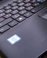 🔥 تدور لابتوب خفيف وسريع؟ هذا خوش خيار! 💻 Toshiba Portege X30-E – لابت...