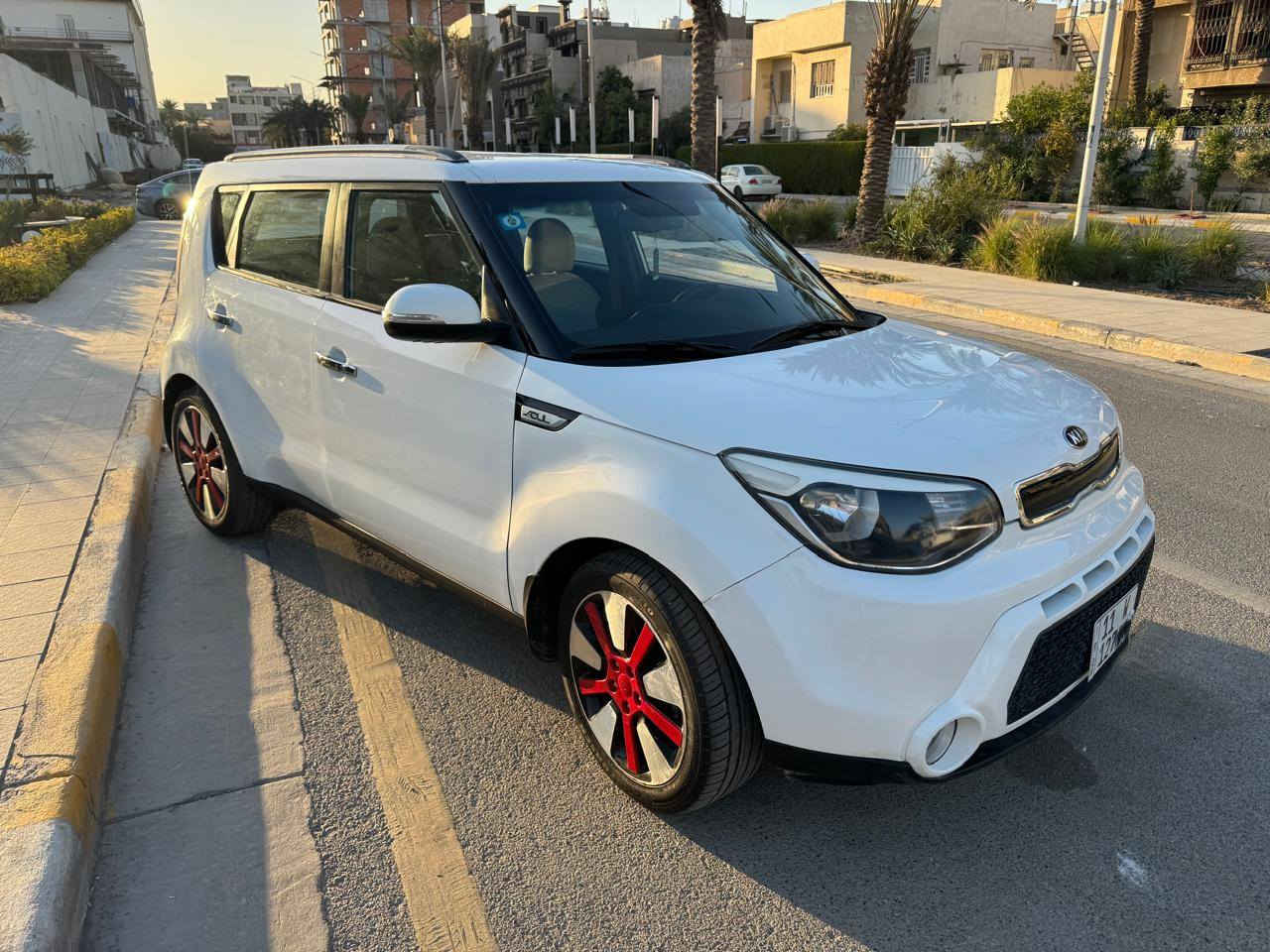 #بحالة__الزيروووووو 
كيا صول  2016 خليجي وكالة الدولية 
ماشيه 19 الف حقيقي السياره بحالة الزيروووووو 😍
محرك 1600 دوش المرغوب 
 مواصفات السياره:-
شاشه وكامرة، حساسات خلفية 
و يدات ابواب نيكل،  ويل كب تبريد شاشة 
كشنات مخمل لونين،  مري شفط و اشاير بالمري 
وباقي المواصفات المعروفه بالنسبه للكيا الصول 
مكفوله كفالة عامه من الصبغ عدا الدعاميات اثر شخوط  بيها بارد بسيط بالجاملغ والباب الخلفي اليمنى............. 
مكان السيارة بغداد اليرموك
للاستفسار 
 ***********
. 
. 
✅علق تم يصلك السعر خاص مباشرةً ⚡💰⚡💰⚡
. 
. 
. 
. 
. 
. 
💥اذا كنت تريد نشر سيارتك تواصل معنا عبر الصفحه.
