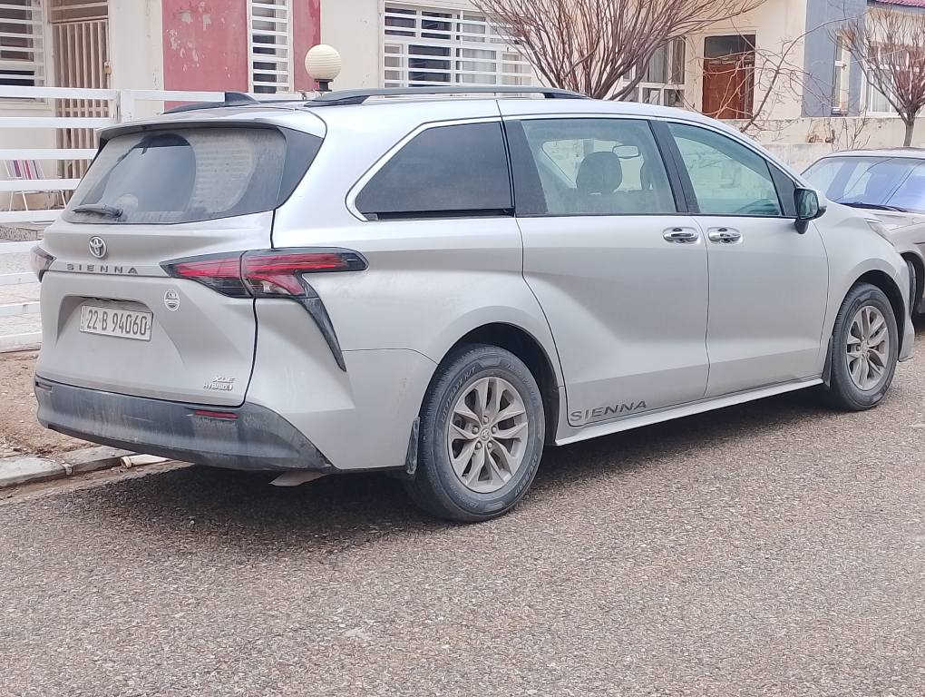 تيوتا سيننا 
هايبرد 
موديل2022
السياره حادث جاملغ سايق مبدل
ماشيه61000كم
كشنات جلد كهربائي 
صندوق كهربائي 
أبواب كهربائي 
كامره خلفيه 
حساس امامي خلفي
4سلندر2500
ابواب وصندوق جلاق
نقطه عمياء 
شاشه لمس 
8راكب كشن اضافي
كشنات سياحي
تدفئة كشنات+استيرن
رقم اربيل جديد 
مواصفات معروفه
مكان أربيل 
***********
*********** أربيل, العراق
