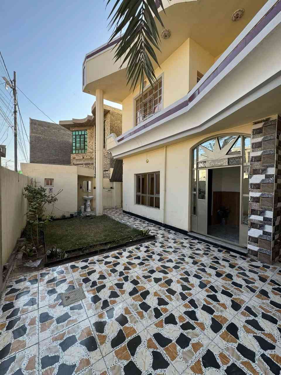 للبيع – دار سكنية جاهزة للسكن في موقع مميز 📍

📌 الموقع: الفلوجة – حي التأميم، بالقرب من أسواق يثرب  
📐 المساحة: 210 متر  
📝 السند: طابو صرف باسم شخص واحد  

تفاصيل الدار:
✅طابقين
- استقبال  
- مطبخ  
- صالتين 
- 4 غرف 
- 3 دورات مياه  
- شارع 8 متر  

💰 السعر: 195 مليون دينار  
🔹 قابل للتفاوض  

فرصة مناسبة للعوائل الباحثة عن موقع هادئ وخدمات قريبة

للاستفسار والمعاينة يرجى التواصل على الخاص أو الاتصال

***********
***********
***********
