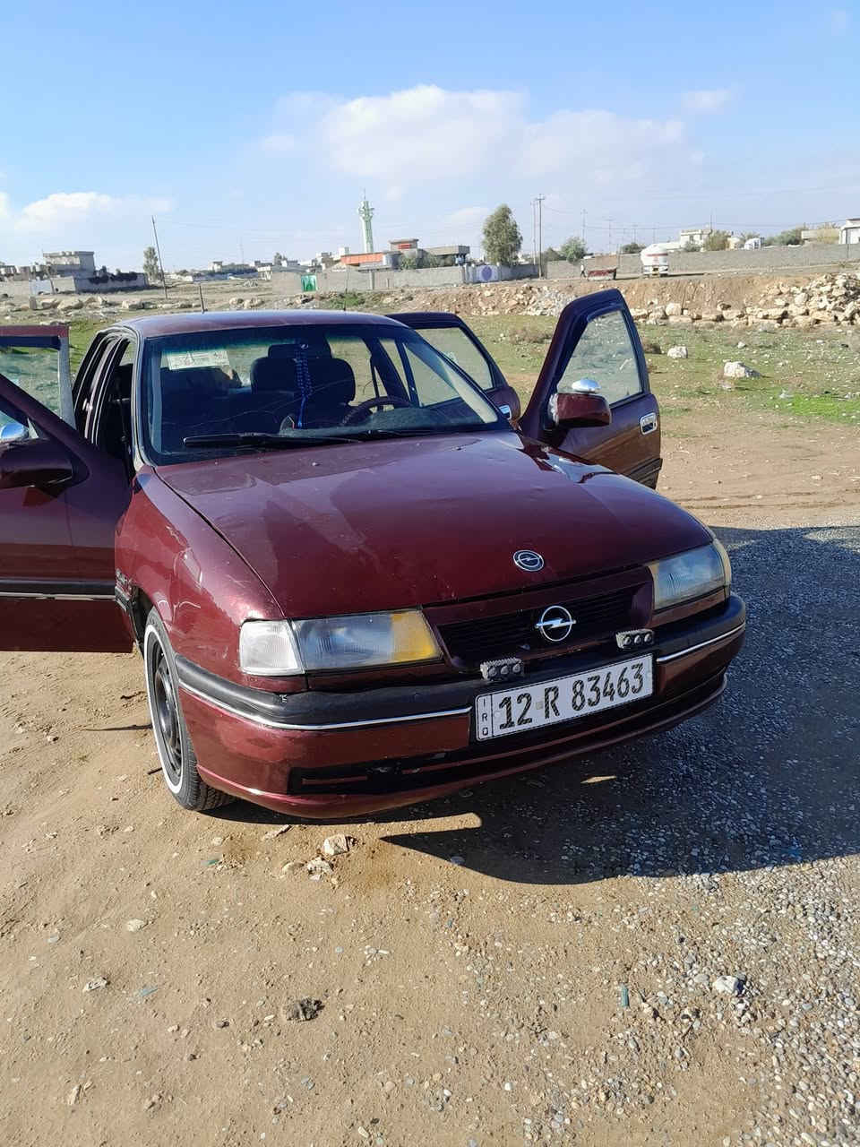 لسلام عليكم فكتره البيع  حجم 16 موديل 91  سنويه حد 29محرك وكيري شرط طخم تايه جديد كهرباتها كلها شقاله لايت زيلون صبق جماليه بدون ضربه  بدون معجون منعده وصقفيه وصندوق وبوند مامصبوق شرط لا ضربه  ولا معجون بس مصلح بيها الدواير  شرط التحويل مكان السياره موصل حمام العليل *********** غير متوادي عل فيس السعر 40 وبيها مجال للطيبين
