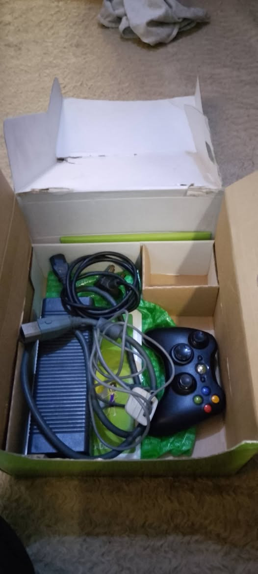 أكس بوكس 360 جاسبر مديل 2009 مهكر جان يشتغل تركته مده طويله كام يشتغل أحمر فقط أبيعه عله وضعه هلموجود غراضه كامله السعر 40 ألف


**إذا كنت صاحب هذا الإعلان وتريد حذفه لأي سبب، رجاءا أرسل رسالة إلى الدعم الفني**