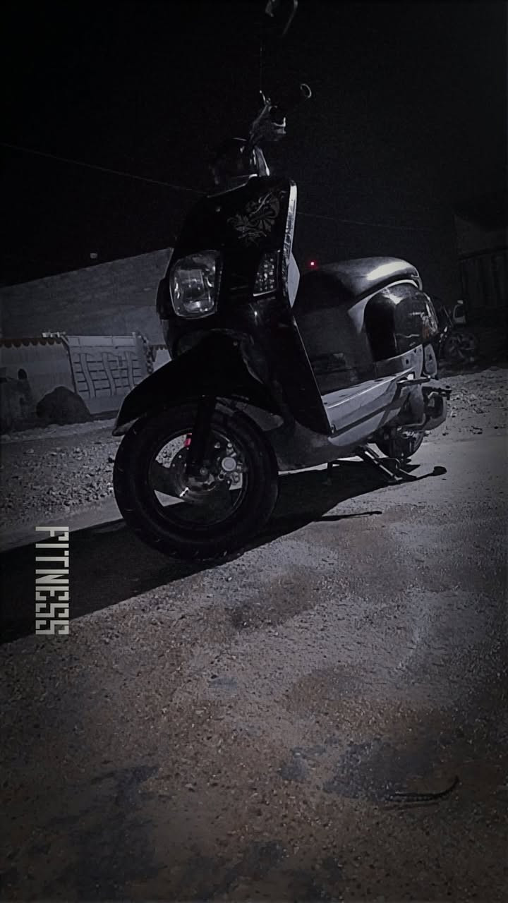 سلام عليكم الدراجه للبيع او مراوس بتايكر  دراجة ماكس بوليس دراجة صاله اسبوعين من طالعه من الرمبه كلشي شغال بيه شرط كفاله ونضافه الاستفسار الاتصال بهاذ الرقم: ***********
