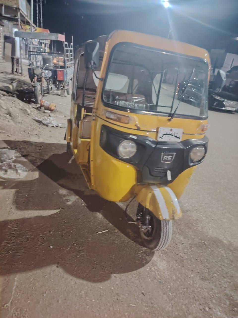 ١٩ اوراق اصولي وصل مصطفى تكفل لرقم 
مكان كوت كشر شوفت عينك بيه رشات صبغ وبيه بارد 
مكينه مكفوله تنقيص وتبخير  مكان كوت 
سعره. ٤٢٥٠
***********
