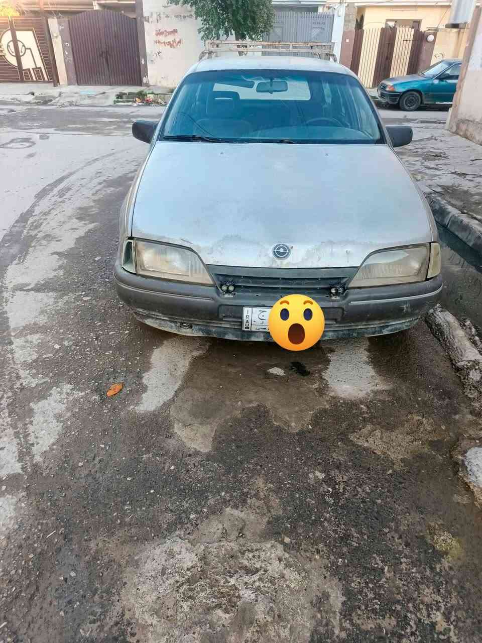 سياره اوميكه موديل 1989
محرك حجم 20 كير اتوو كاربون بانزين 
رقم نيوي الماني سنويه لي 2030  الشرعي موجود 
السعر 23 وبيها مجال للطيبن 
الاستفسار ***********
