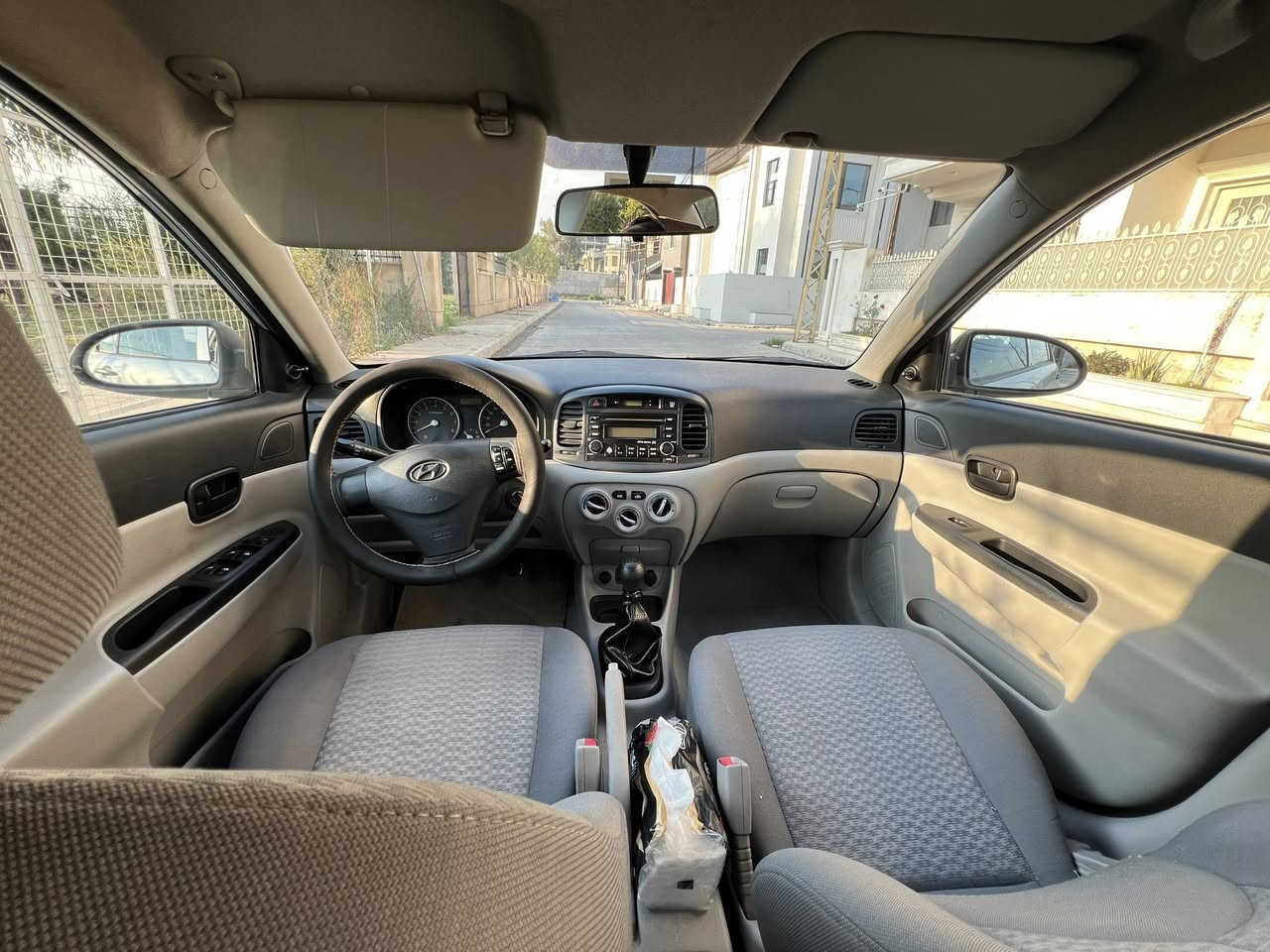 السلام عليكم
اكسنت كوري ٢٠٠٩
بدون صبغ شرط حتى الدعميات 
كير عادي 
جامات كهرب 
كير ومحرك شرط
تبريد ثلج
رقم وسنويه وهزه جديد بأسمي
سياره جديده وجاهزه ما يعوزها اي مصرف 
السعر ٨٣ 
***********
***********
