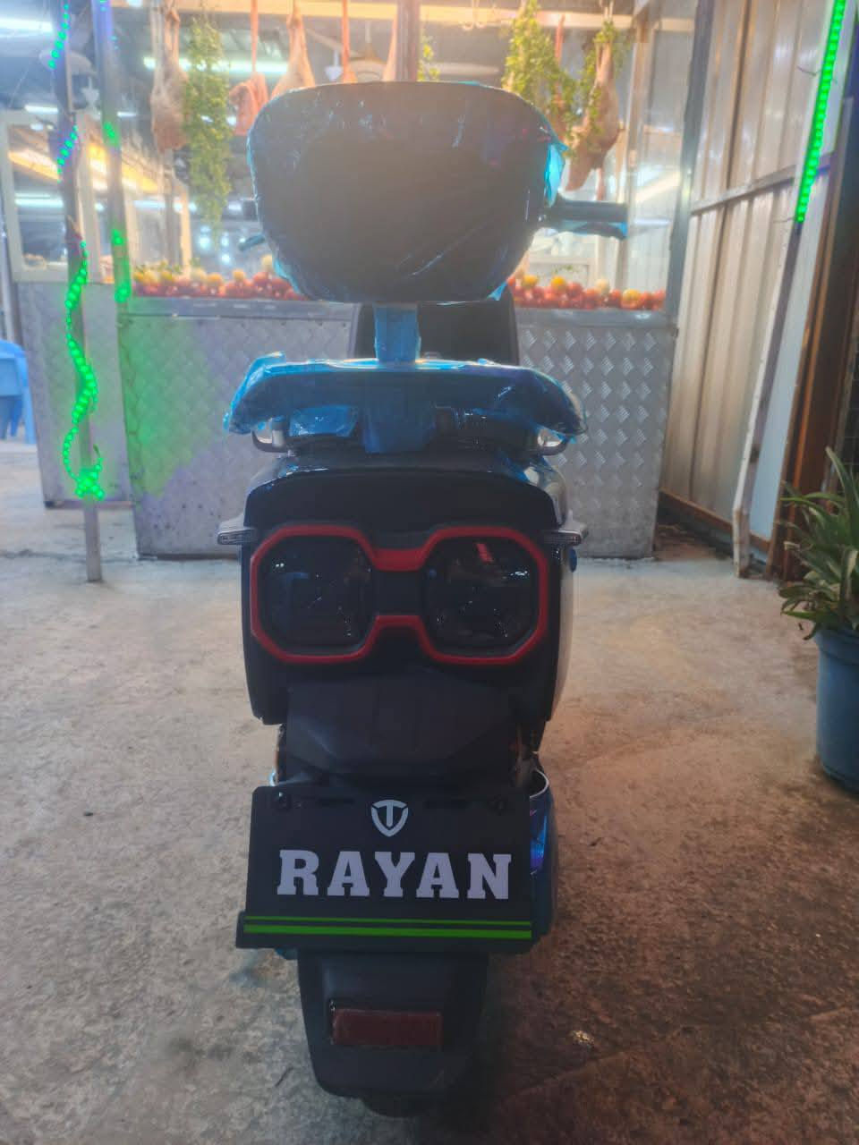 دراجه ريان جديده بعدها بجيسها تفحص وشوف كدام عينك اي نقص مابيها ماخذها يوم 11/13 وصول موجود كامله مكمله ب 850 بيها مجال بسيط حك جيه وتساب فقط ***********

